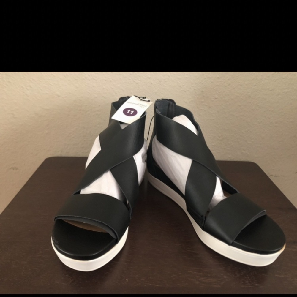 Universal Thread Ankle Strap Sandals - Picture 4 of 5